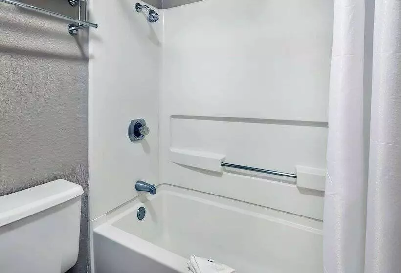 ２ダブルベッドのスタンダードルーム, Motel 6milwaukee, Wi  Glendale