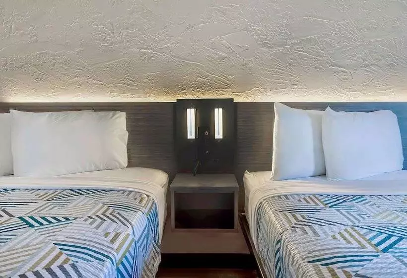 ２ダブルベッドのスタンダードルーム, Motel 6milwaukee, Wi  Glendale