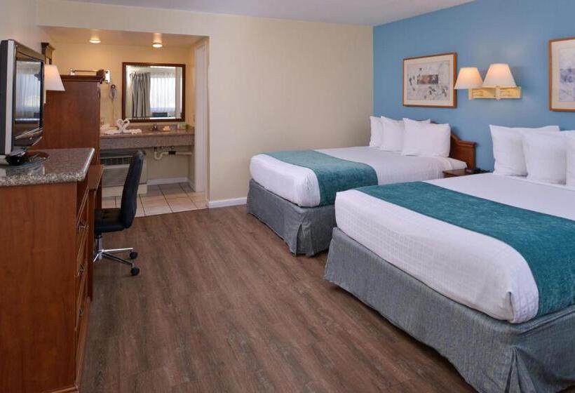 Номер Стандартный с Видом, Edgewater Inn And Suites