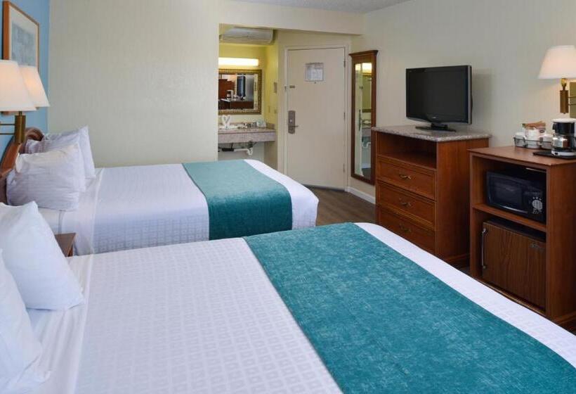 Номер Стандарт с Балконом, Edgewater Inn And Suites