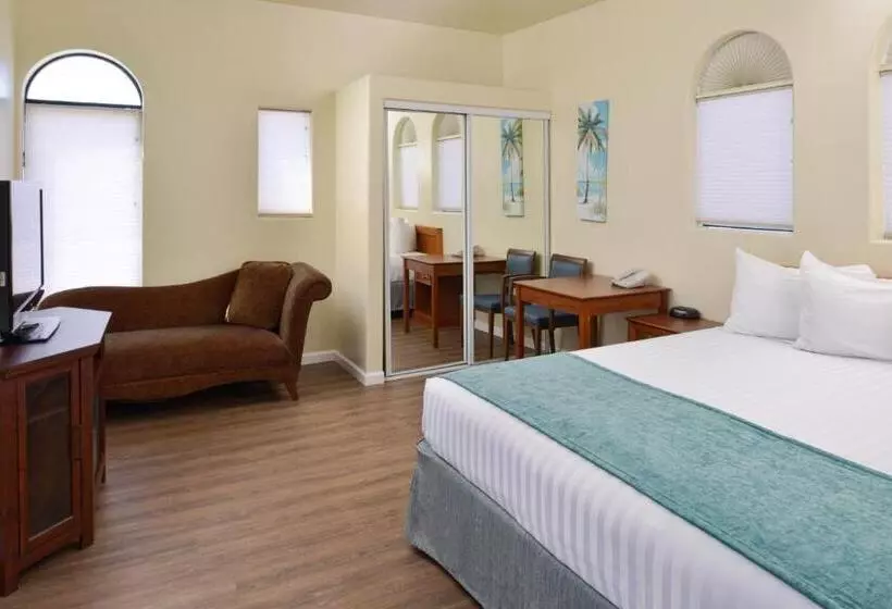 سوییت اجرایی, Edgewater Inn And Suites