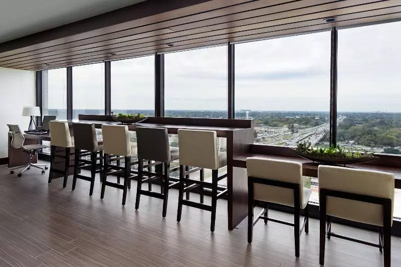 キングサイズベッドのスタンダードルーム, Baton Rouge Marriott