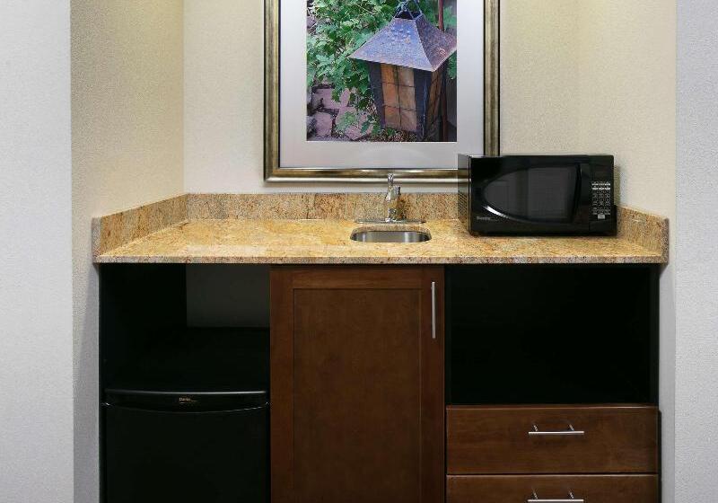 패밀리 룸, Doubletree By Hilton Hotel Decatur Riverfront