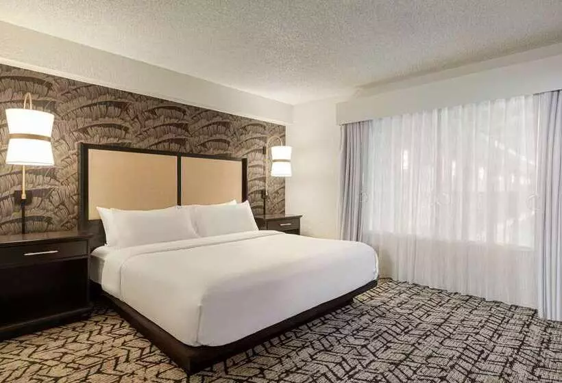 سوییت خانوادگی, Embassy Suites By Hilton Brunswick