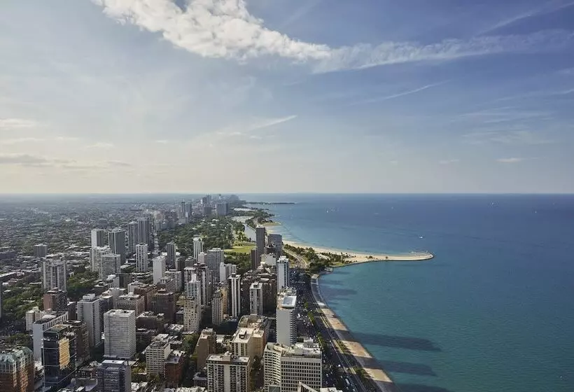سوئیت برای معلولان, Four Seasons  Chicago