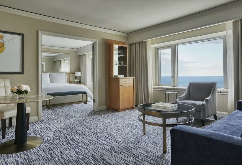 سوئیت پریمیوم, Four Seasons  Chicago