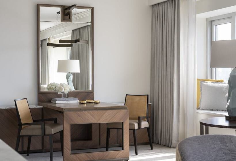 سوئیت پریمیوم, Four Seasons  Chicago