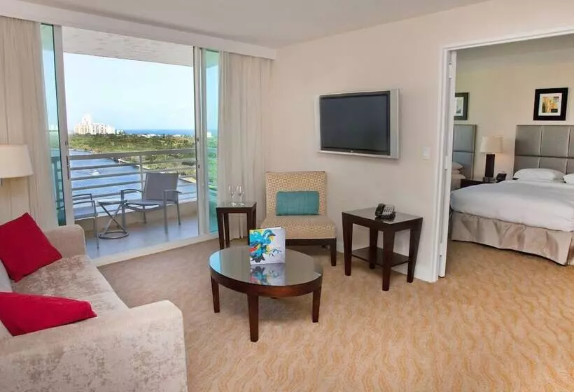 سوئیت دلوکس 2 خوابه, Galleryone Doubletree Hilton Gc Turtle Cove