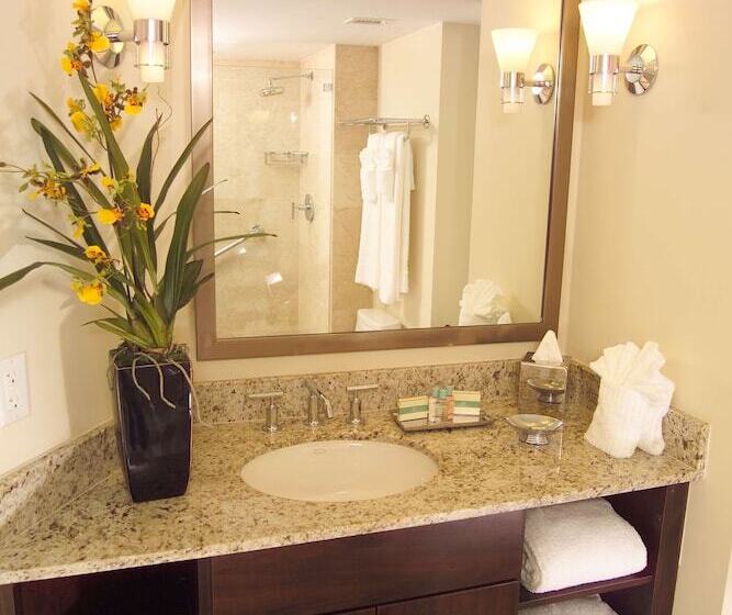 풀장 전망 스위트, Galleryone Doubletree Hilton Gc Turtle Cove