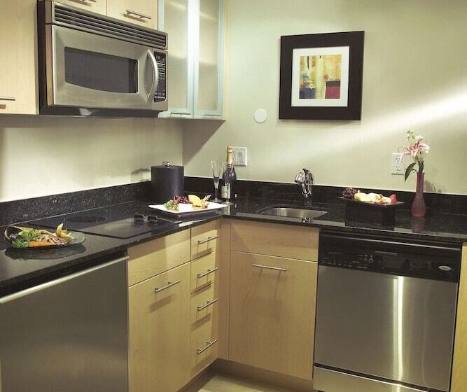 스위트 퀸침대, Galleryone Doubletree Hilton Gc Turtle Cove