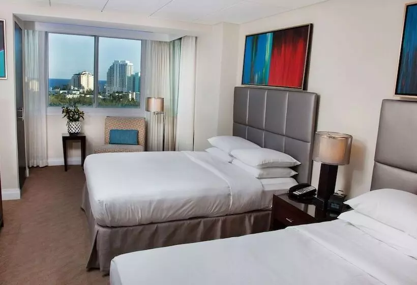 Suite Queen Bed, Galleryone Doubletree Hilton Gc Turtle Cove