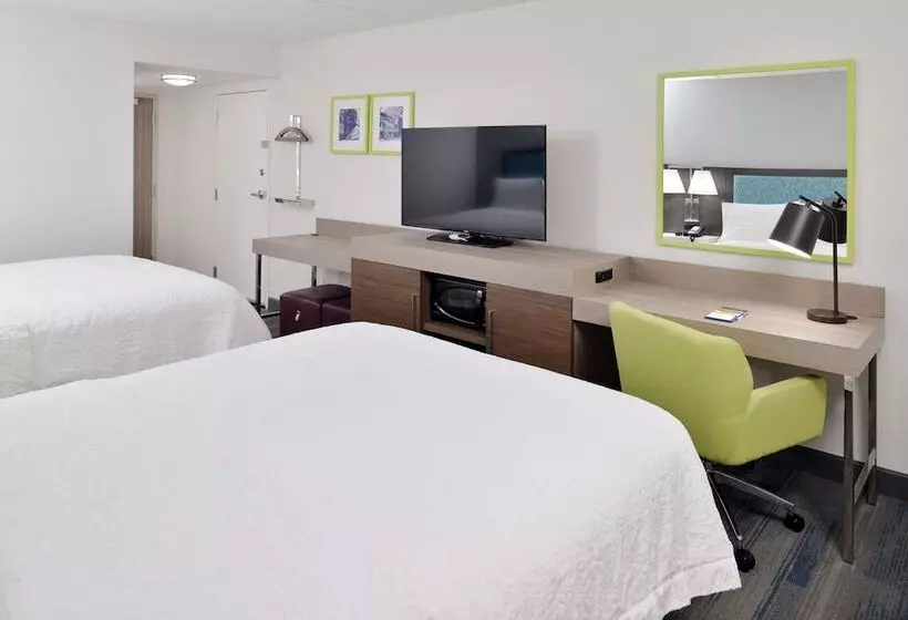 ２ダブルベッドのスタンダードルーム, Hampton Inn Greenville