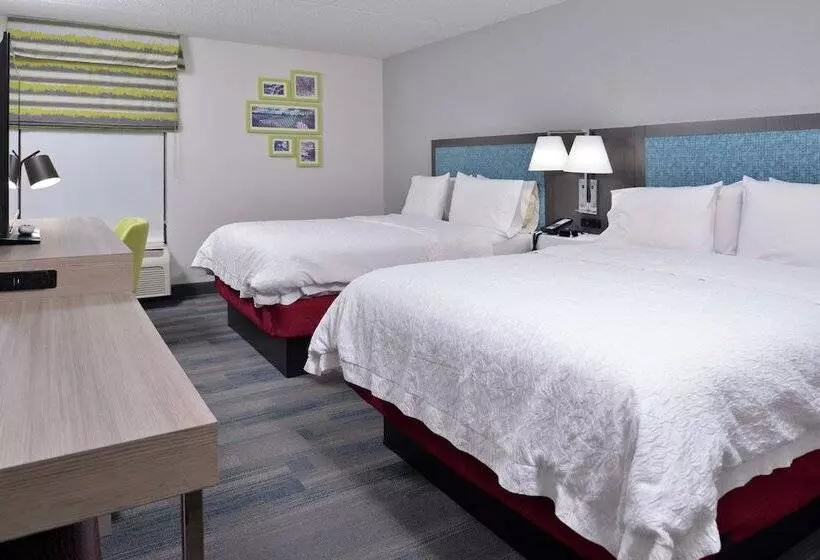 ２ダブルベッドのスタンダードルーム, Hampton Inn Greenville