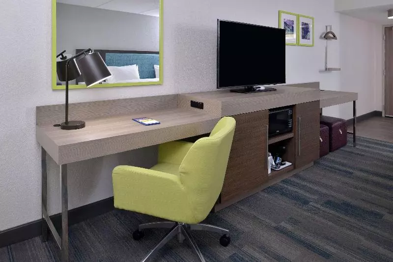 キングサイズベッドのスタンダードルーム, Hampton Inn Greenville