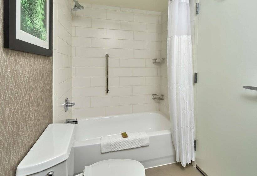 غرفة ديلوكس, Hilton Cincinnati Airport