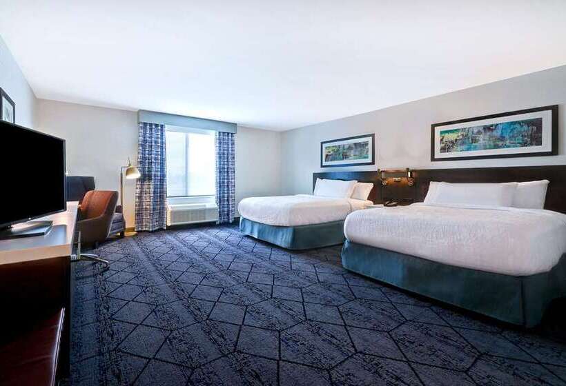 Номер Deluxe, Hilton Cincinnati Airport