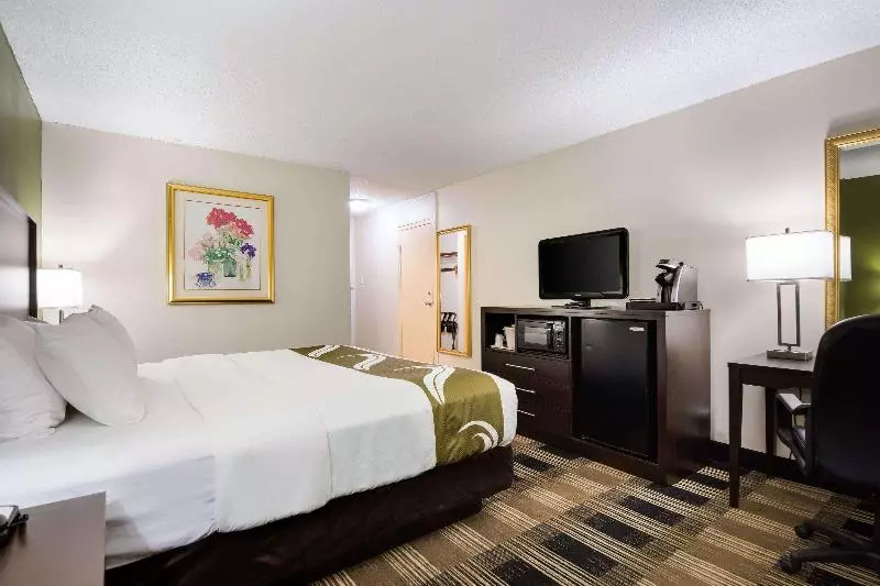キングサイズベッドのスタンダードルーム, Quality Inn Oneontacooperstown Area