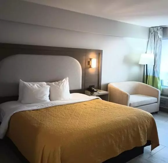 シングルデラックスルーム, Quality Inn & Suites Oceanfront