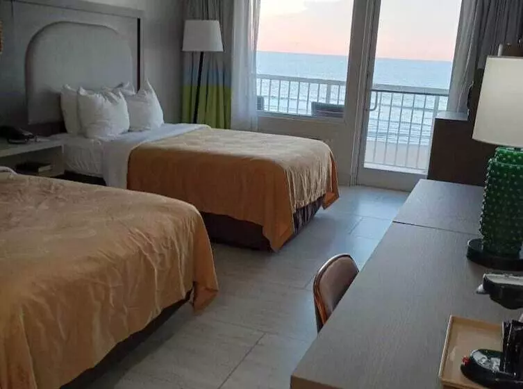 ２ダブルベッドのスタンダードルーム, Quality Inn & Suites Oceanfront