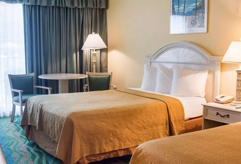 ２ダブルベッドのスタンダードルーム, Quality Inn & Suites Oceanfront