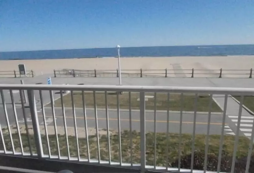 ２ダブルベッドのスタンダードルーム, Quality Inn & Suites Oceanfront