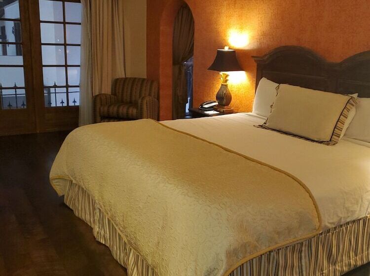 디럭스 룸, Ramada Hotel & Conference Center By Wyndham Las Cruces