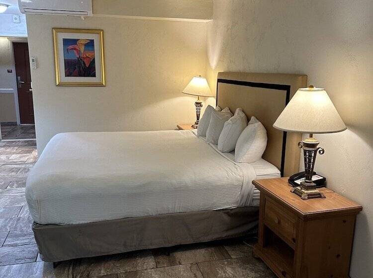 غرفة ديلوكس, Ramada Hotel & Conference Center By Wyndham Las Cruces