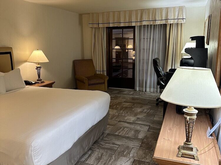 디럭스 룸, Ramada Hotel & Conference Center By Wyndham Las Cruces