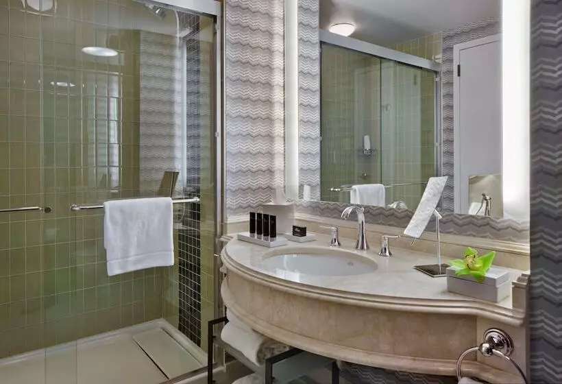 اتاق لوکس, The Logan Philadelphia Curio Collection By Hilton