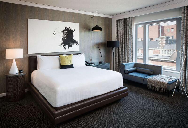 스위트 킹사이즈 침대, The Logan Philadelphia Curio Collection By Hilton