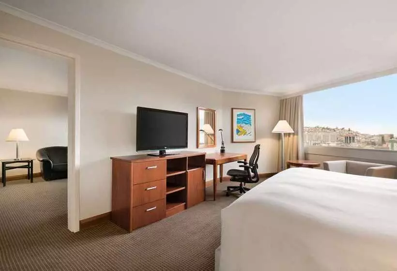 سوئیت با تخت بزرگ, The Logan Philadelphia Curio Collection By Hilton