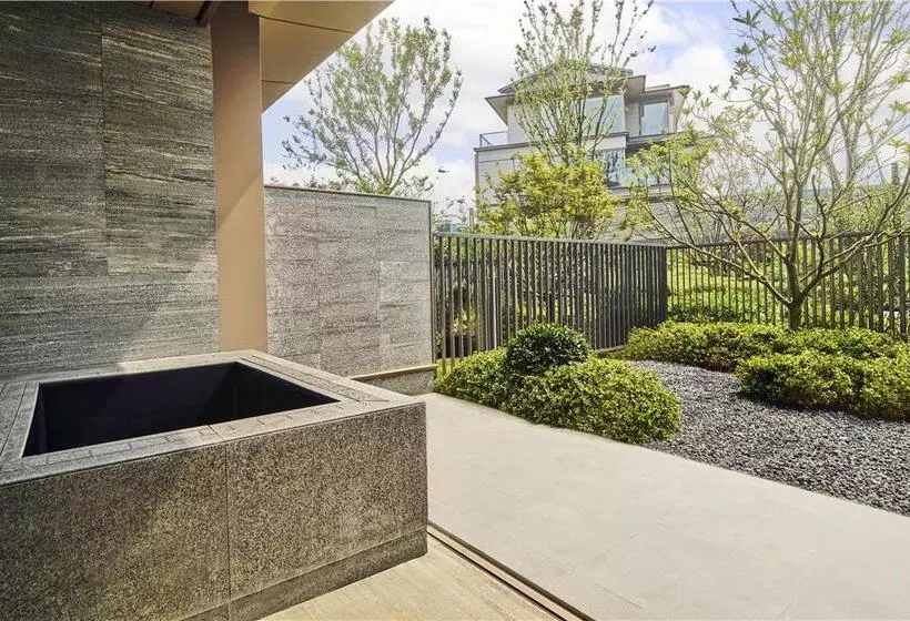 سوئیت با تخت بزرگ, The Logan Philadelphia Curio Collection By Hilton