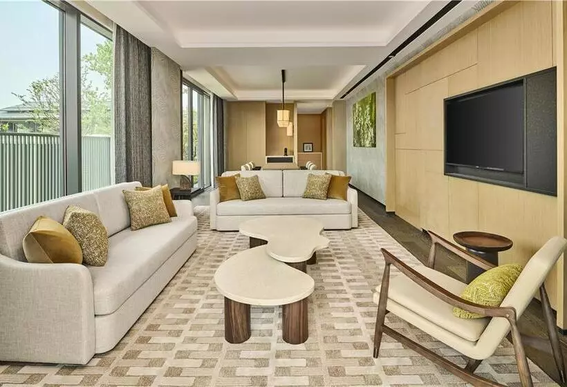 سوئیت با تخت بزرگ, The Logan Philadelphia Curio Collection By Hilton