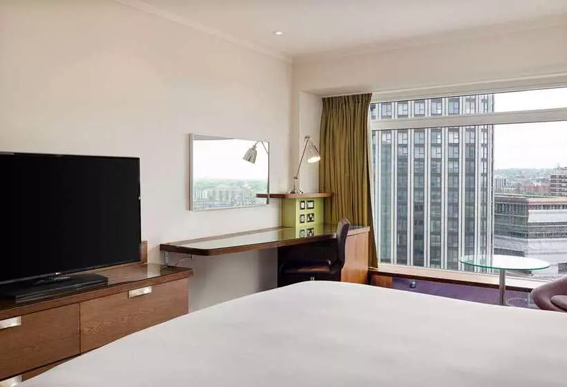 اتاق سوپریور با تخت بزرگ, The Logan Philadelphia Curio Collection By Hilton