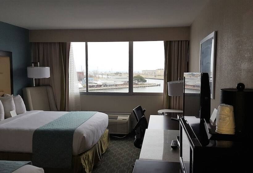Номер Стандарт Двуспальная Кровать Адаптированный для Инвалидов, Wyndham Garden Kenosha Harborside