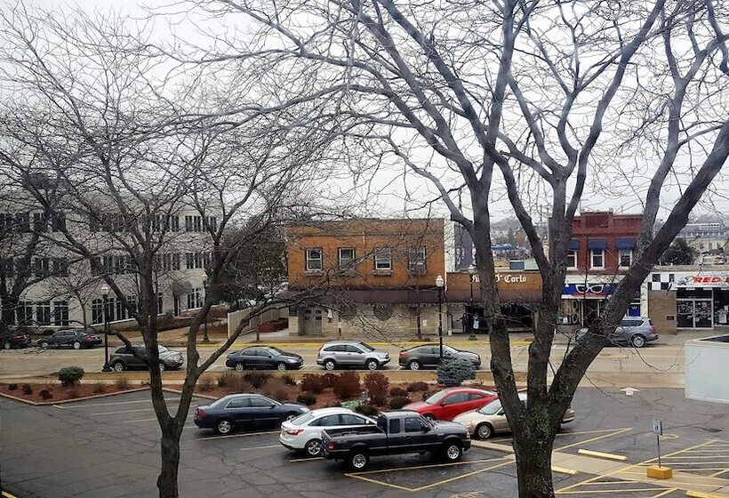 غرفة قياسية سرير مزدوج لذوى الإحتياجات الخاصة, Wyndham Garden Kenosha Harborside