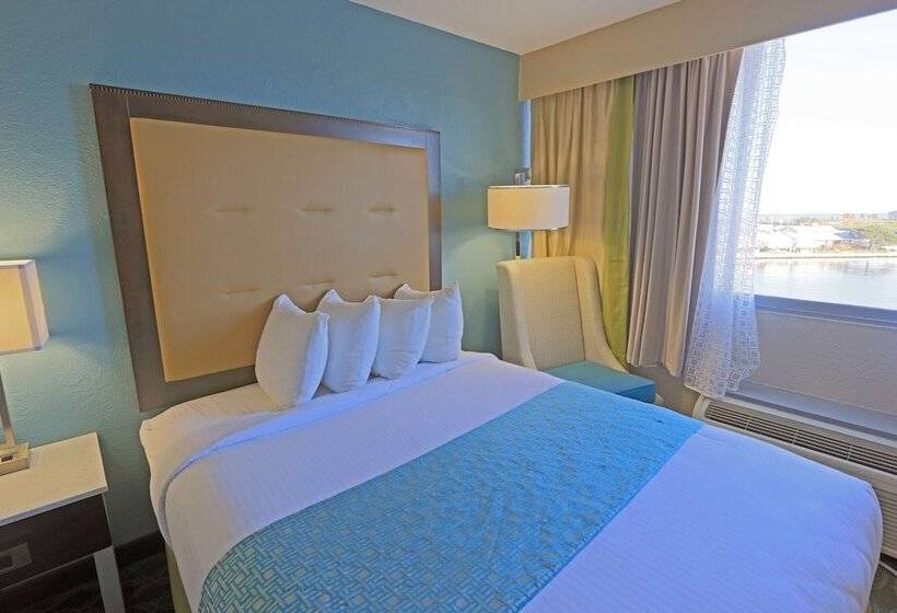 غرفة قياسية سرير مزدوج, Wyndham Garden Kenosha Harborside