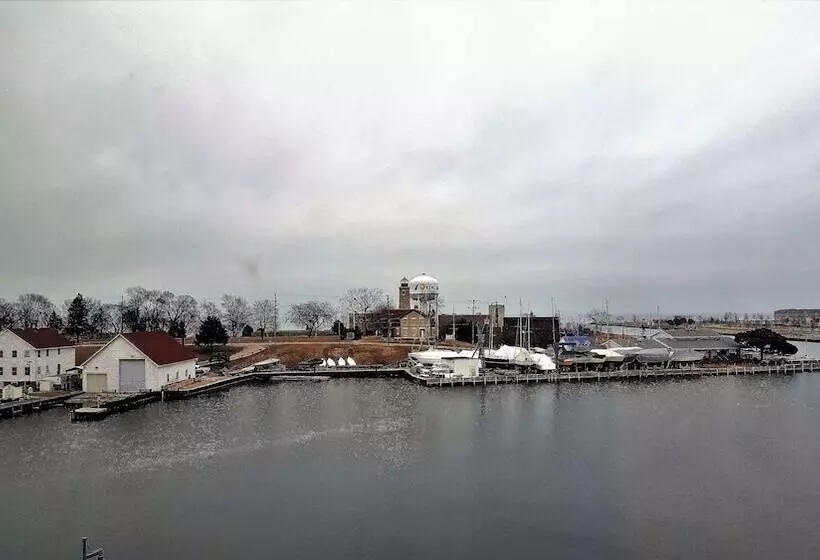 ダブルベッドスタンダードルーム, Wyndham Garden Kenosha Harborside