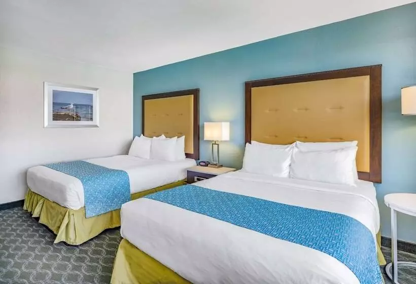 ２ダブルベッドのスタンダードルーム, Wyndham Garden Kenosha Harborside