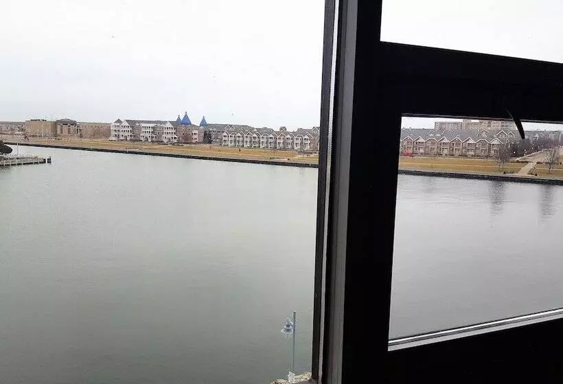 ２ダブルベッドのスタンダードルーム, Wyndham Garden Kenosha Harborside