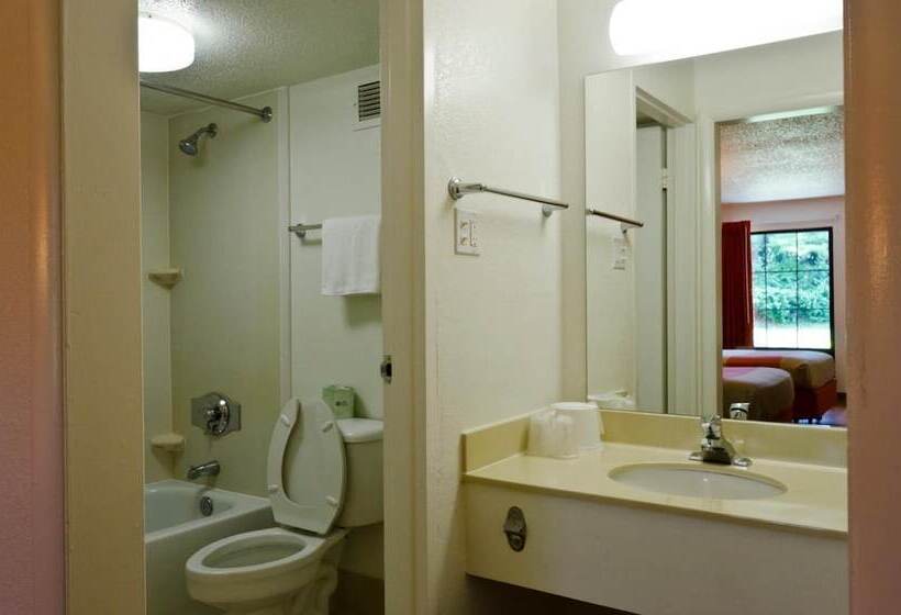 غرفه قياسيه سريرين مزدوجين, Motel 6 Frederick, Md   Fort Detrick