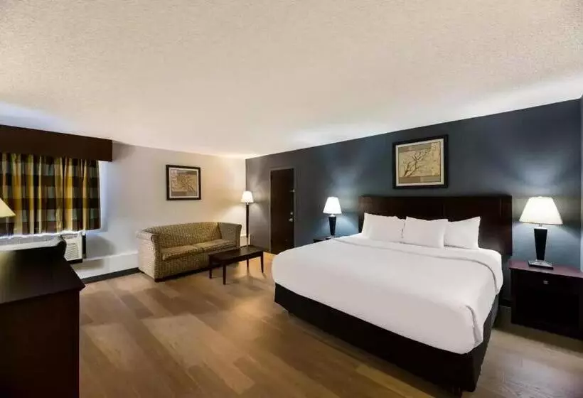 キングサイズベッドのスイートルーム, Clarion Hotel San Angelo Near Convention Center