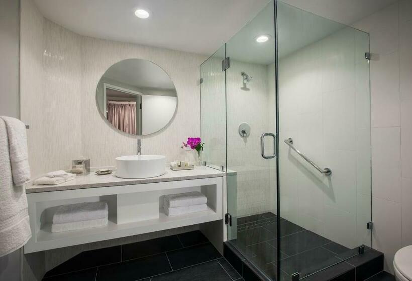 חדר סטנדרט עם מיטת קינג, Renaissance Orlando Resort – Disney Springs® Area