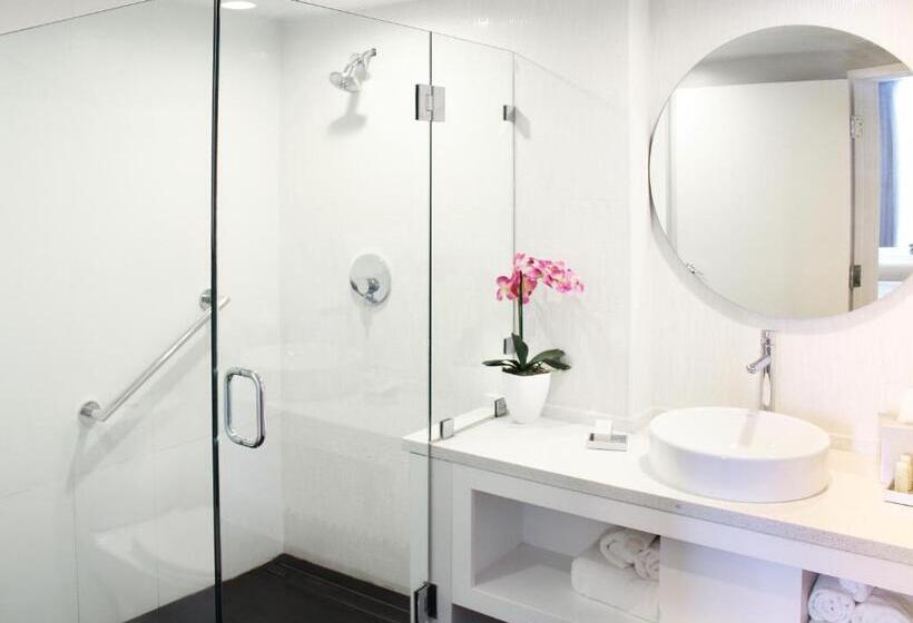 חדר סטנדרט עם מיטת קווין, Renaissance Orlando Resort – Disney Springs® Area