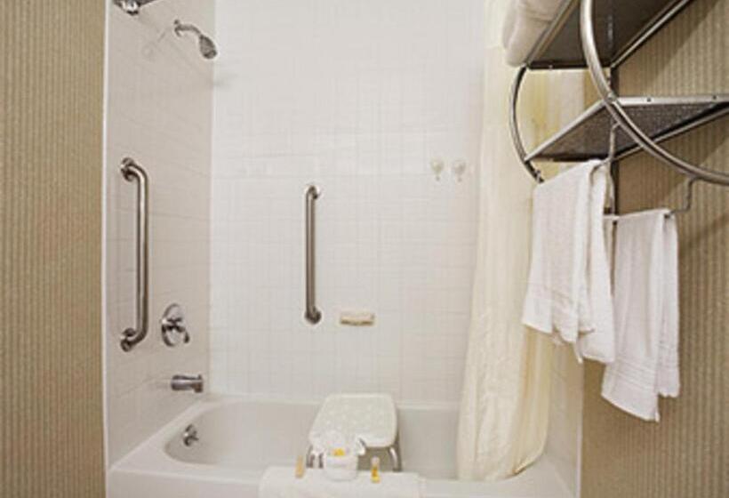 Стандартный Номер Кровать Кинг, Days Inn By Wyndham Rutland/killington Area