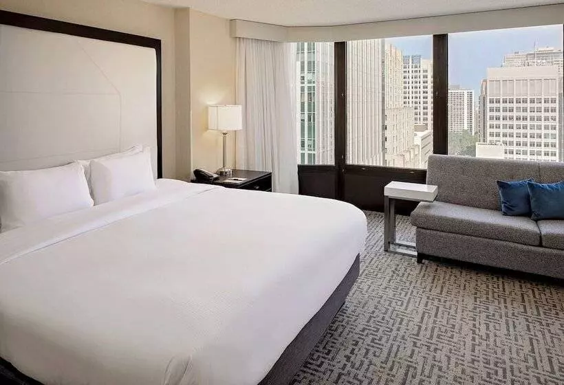 キングサイズベッドのスタンダードルーム, Doubletree By Hilton  Chicago  Magnificent Mile