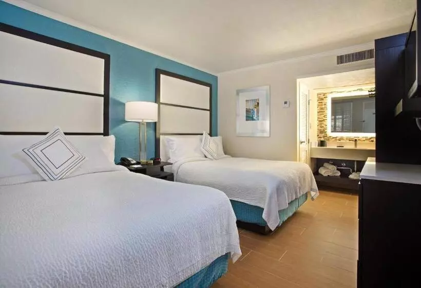 اتاق استاندارد با 2 تخت دوبل, Fairfield Inn & Suites by Marriott Key West