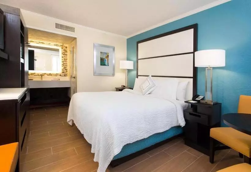 اتاق استاندارد با تخت بزرگ, Fairfield Inn & Suites by Marriott Key West