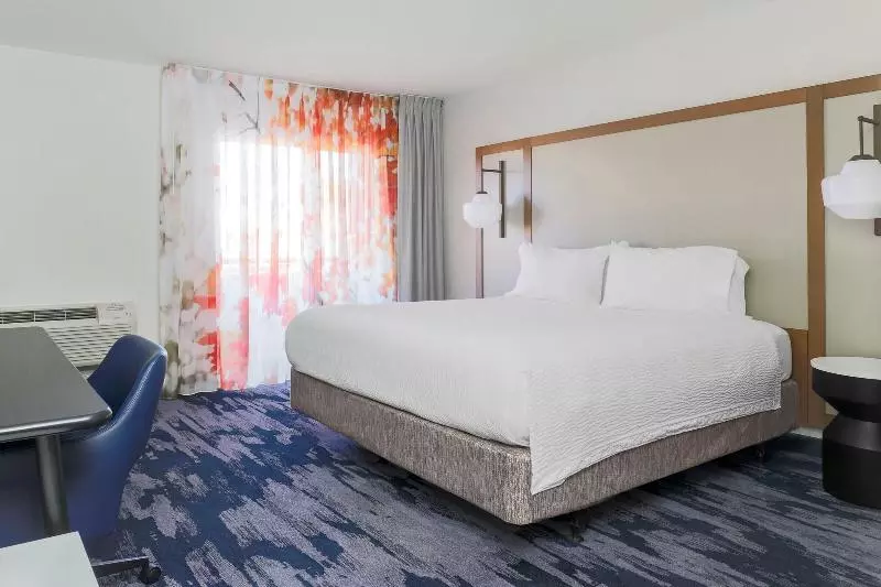 اتاق استاندارد با تخت بزرگ, Fairfield Inn And Suites By Marriott San Jose Airport