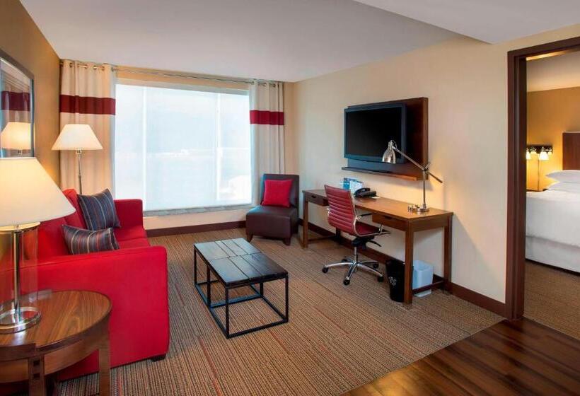 جناح, Four Points By Sheraton Charleston